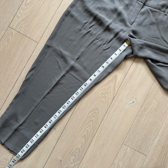 Eileen Fisher 100% Silk Crop Pants in Gray Size Small - Picture 8 of 13